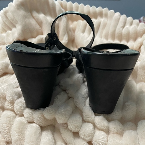 BCB Girls Dressy Black Shoes, size 8. - Picture 5 of 11